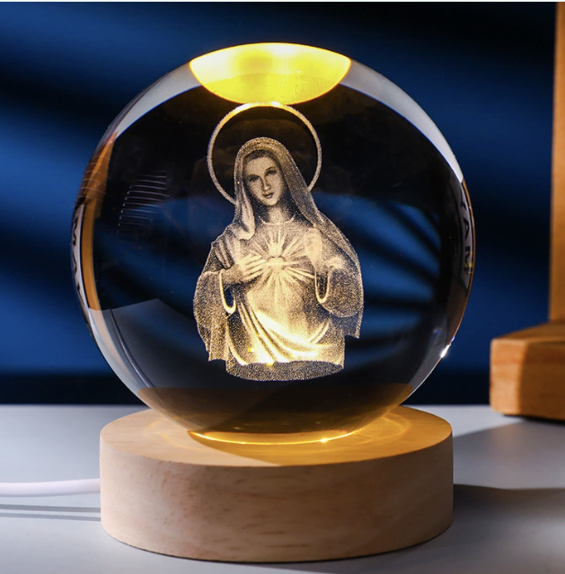 Glob De Cristal Religios Cu Lumină Caldă
