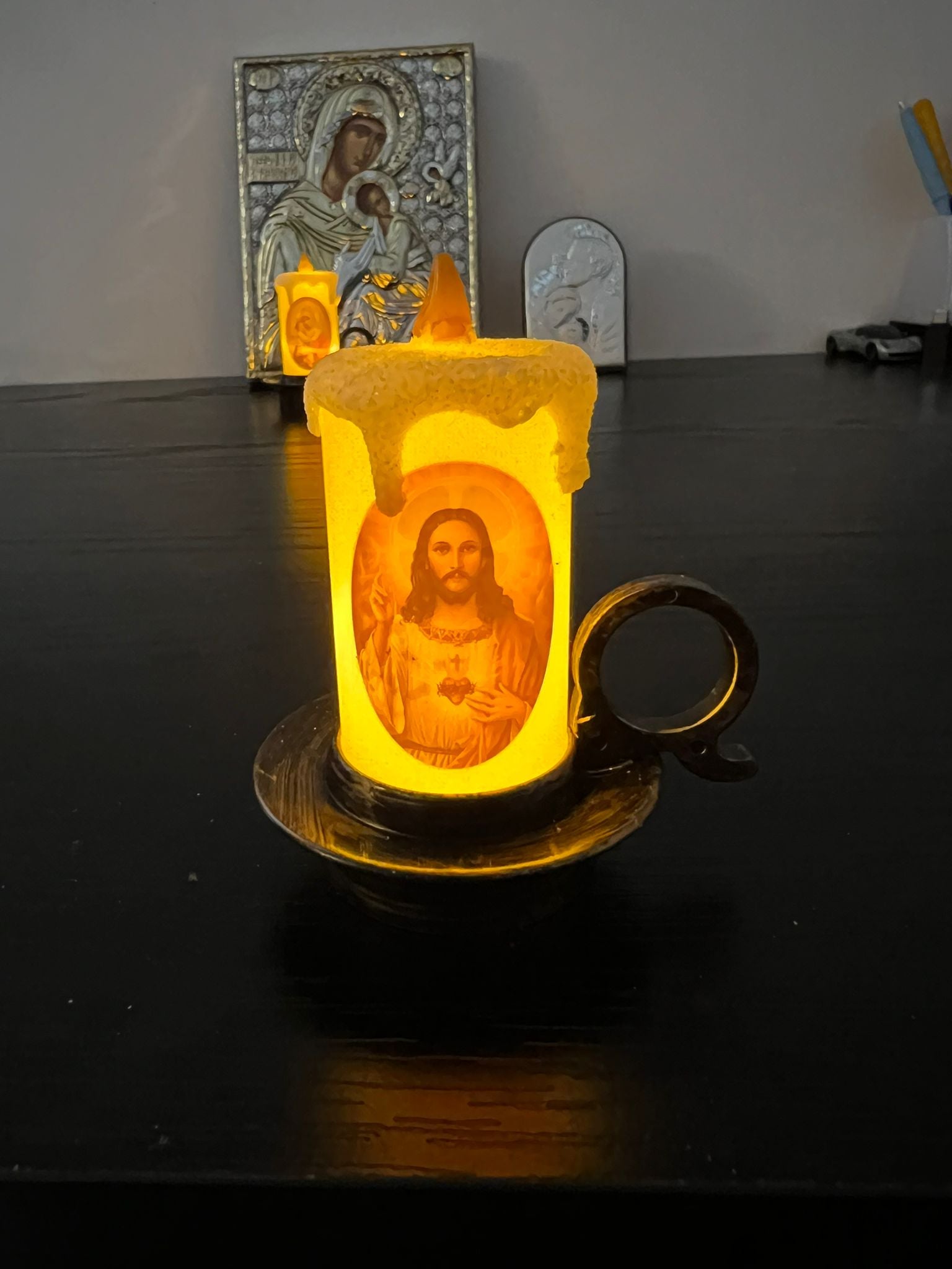 Lumânari speciale. Altarul tau de acasa